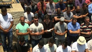 Christian prays alongside Muslims in Jerusalem [upl. by Sass]