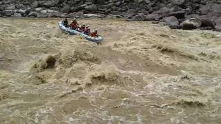 Dangerous Raft flip over  Nepal  Accident  Trishuli  Upset Rapid [upl. by Novyert]